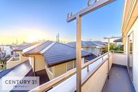 眺望:視野が広く広がり、青い空を見渡せる開放的な時間を楽しめます。