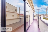 バルコニー:陽当たりの良いバルコニーで、お洗濯物もよく乾きそうですね！
お天気の良い日にはバルコニーへ出てリフレッシュするのも気持ちよさそうです。