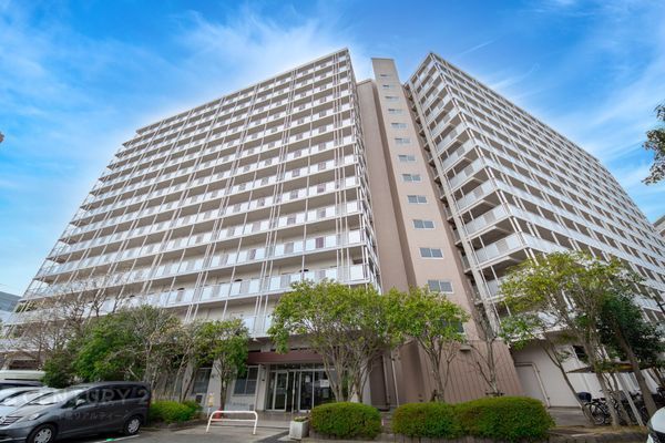 外観:センチュリー21千葉リアルティーは地域密着。不動産のことなら、どのようなことでもお気軽にご相談ください。
千葉リアルティーは不動産のプロフェッショナルとして、お客様のご要望にお応えします。