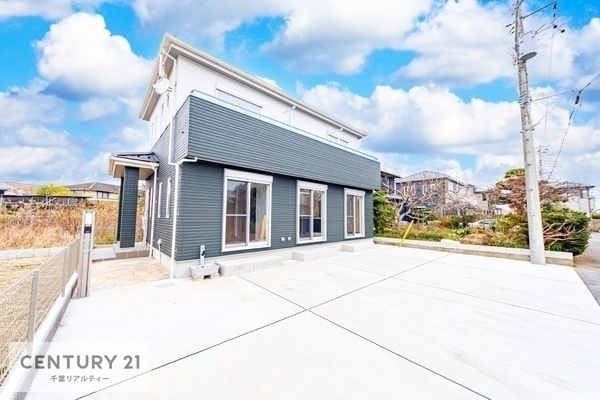 外観:センチュリー21千葉リアルティーは地域密着。不動産のことなら、どのようなことでもお気軽にご相談ください。
千葉リアルティーは不動産のプロフェッショナルとして、お客様のご要望にお応えします。