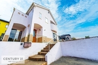 外観:センチュリー21千葉リアルティーは地域密着。不動産のことなら、どのようなことでもお気軽にご相談ください。
千葉リアルティーは不動産のプロフェッショナルとして、お客様のご要望にお応えします。