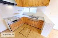 キッチン:リビングに面したキッチンはコミュニケーションが取りやすく、安心感がありますね。
小さなお子様にも目が届き安心です。