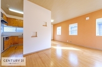 リビング:大切な家族が集まるからこそLDKにはこだわりたい。日当たりのよい広～いLDKを、子供たちが元気に笑いながら走り回っている姿を見た時が「広い家にして良かった」と思う瞬間です。