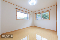 その他:洋室は子供部屋や寝室、色々と用途多彩に利用できますね。
収納力もたっぷりなので、広々気持ちよく過ごすことができます。