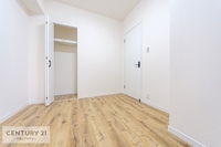 その他:住まう方自身でカスタマイズして頂けるように「シンプル」にデザインされた室内。自由度が高いので家具やレイアウトでお好みの空間を創り上げられます。