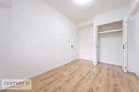 居室:収納力が豊富な洋室です。お部屋もすっきり広々と使えて気持ちが良いです！
キレイな明るいお部屋で過ごすのは、更にのんびりゆっくりできますね！