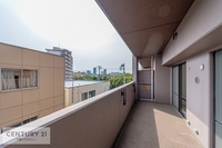 眺望:陽当り良好です！ポカポカ太陽に照らされながら飲むコーヒーは、美味しく至福な時間が送れるバルコニーです！おうち時間が充実するお部屋です！