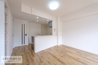 リビング:家具の形や色味でお部屋の雰囲気がガラリと変わります。どんな家具を置こうか考えただけでワクワクしますね！