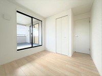 洋室:洋室は子供部屋や寝室、色々と用途多彩に利用できますね。
収納力もたっぷりなので、広々気持ちよく過ごすことができます。