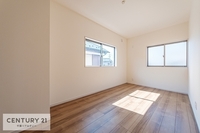 その他:住まう方自身でカスタマイズして頂けるように「シンプル」にデザインされた室内。自由度が高いので家具やレイアウトでお好みの空間を創り上げられます。