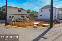 その他:前面道路が5ｍあり、車の出し入れもラクラクできます。
二方向道路で開放感ある角地物件です。
ぜひ一度、センチュリー21千葉リアルティーまでお問合せください！
