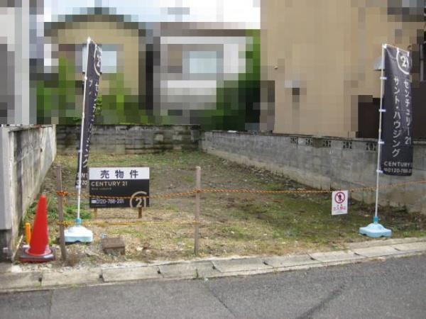 外観:周辺は生活施設の充実した住宅地。