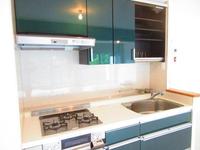 キッチン:キッチンも非常にきれいな状態、ガスコンロと混合水栓は新調されています！