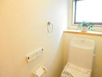 トイレ:トイレは2F。清潔で爽やかな空間。