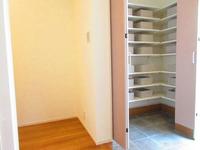 玄関:シューズクロークは驚くほどの大容量！