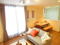 リビング:明るく風通しのよい開放的なリビング。