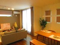 リビング:A号地は家具を配置したモデルハウス。『映え』る空間。