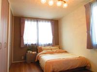 洋室:3F北側洋室。明るく広さも充分。