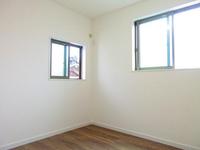 洋室:3F南側洋室。2面採光の明るいお部屋。