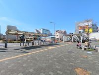 間取図/区画図:【角地の道路幅員8ｍで陽当り・通風良好！うれしいカースペース2台可！】3路線可能な湘南台駅利用！リビング階段は家族の顔が見える設計です。