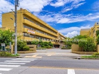 周辺環境:越谷市立中央中学校