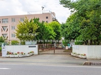 周辺環境:草加市立新栄中学校