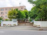 周辺環境:草加市立新栄中学校