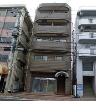 アヴァンス市川