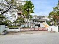 周辺環境:越谷市立大袋中学校