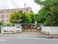 周辺環境:草加市立新栄中学校